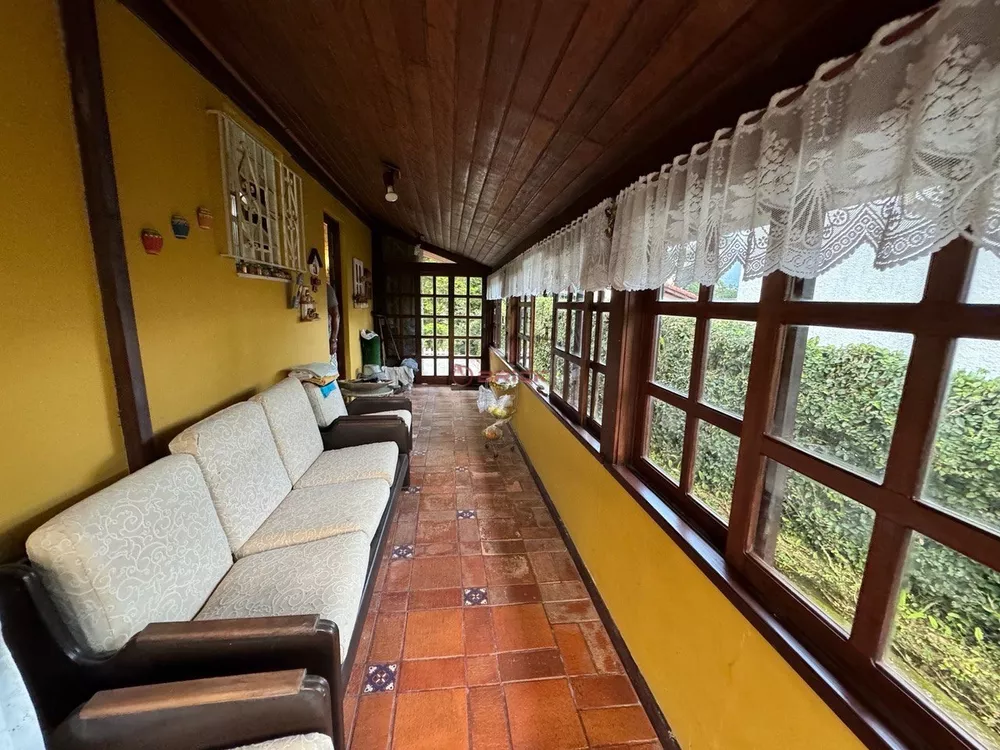 Casa à venda com 5 quartos, 200m² - Foto 3