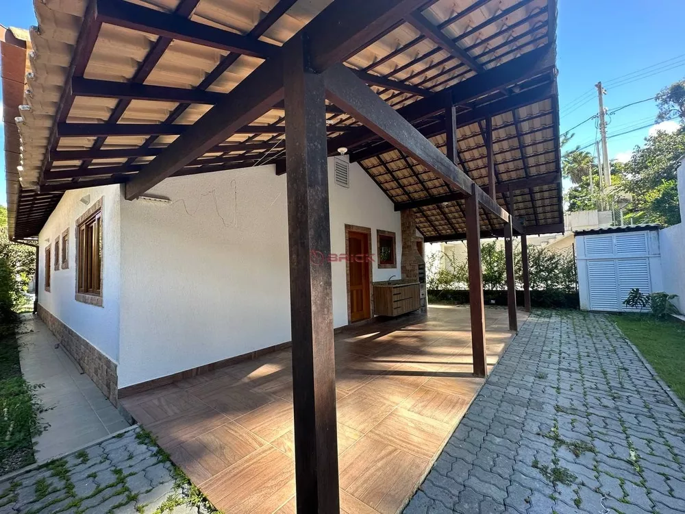 Casa à venda com 3 quartos, 130m² - Foto 2