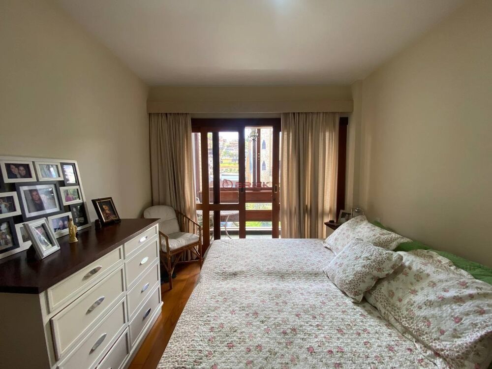 Apartamento à venda com 4 quartos, 164m² - Foto 9