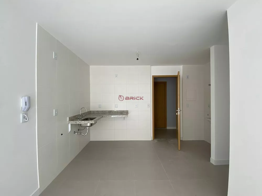 Apartamento à venda com 2 quartos, 68m² - Foto 4