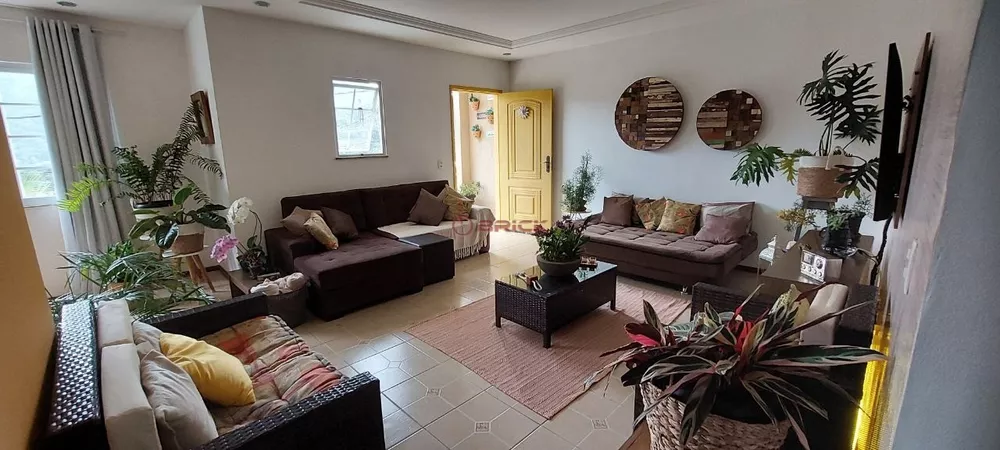 Casa à venda com 4 quartos, 157m² - Foto 4