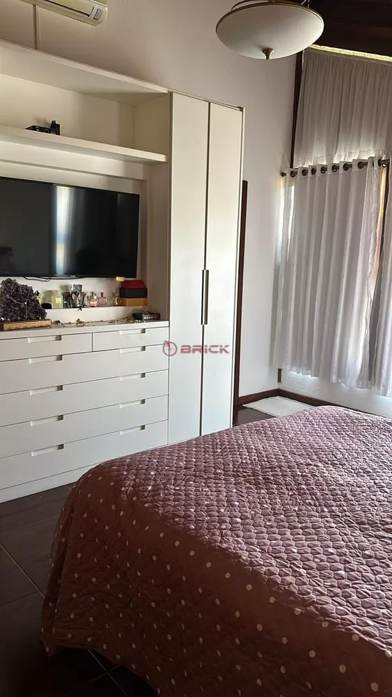 Casa à venda e aluguel com 3 quartos, 248m² - Foto 9