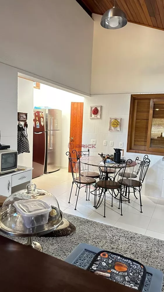 Casa à venda e aluguel com 3 quartos, 248m² - Foto 6