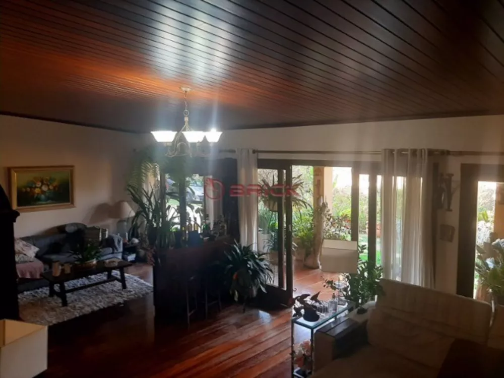 Casa à venda com 5 quartos, 271m² - Foto 10