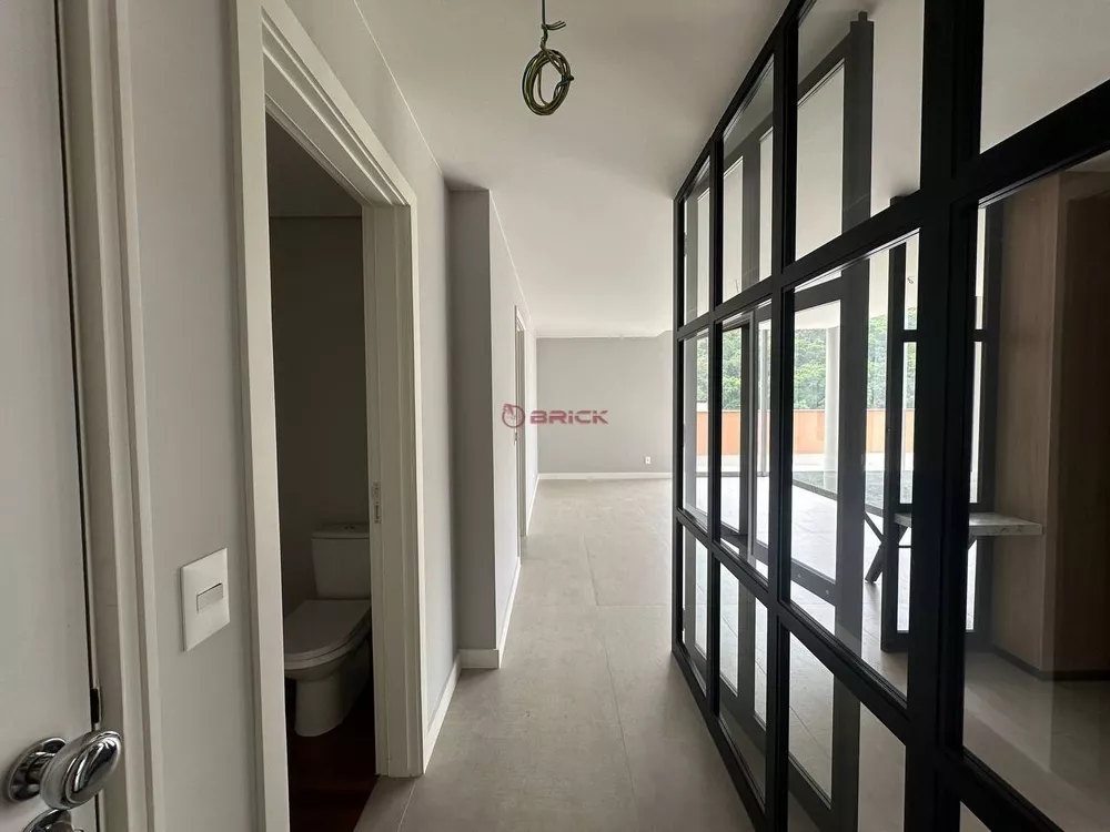 Cobertura à venda com 3 quartos, 207m² - Foto 5