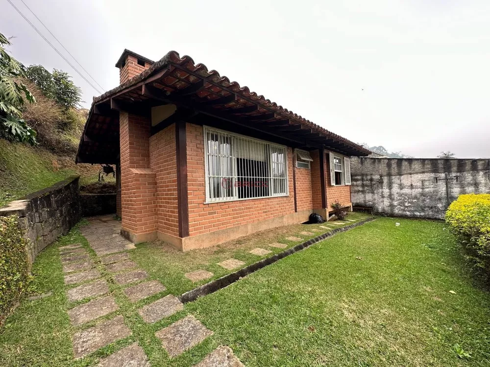 Casa à venda com 3 quartos, 150m² - Foto 1