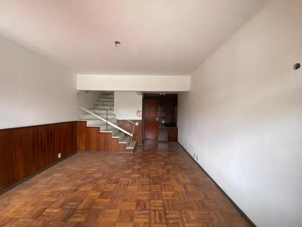 Casa à venda com 3 quartos, 81m² - Foto 1