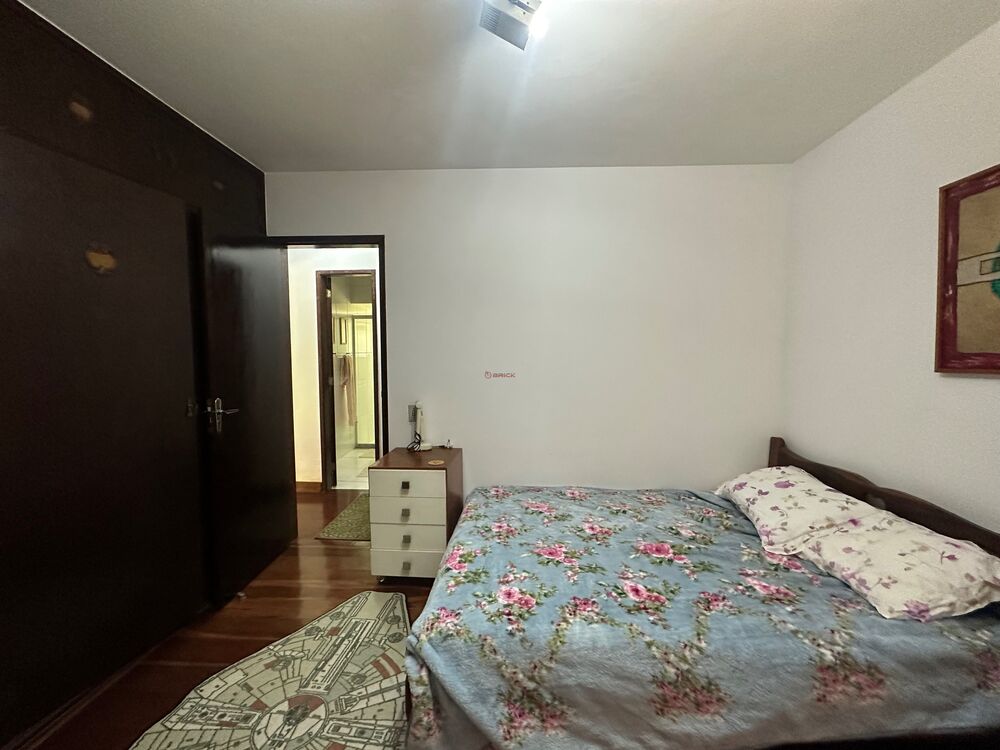 Casa à venda com 7 quartos, 274m² - Foto 9
