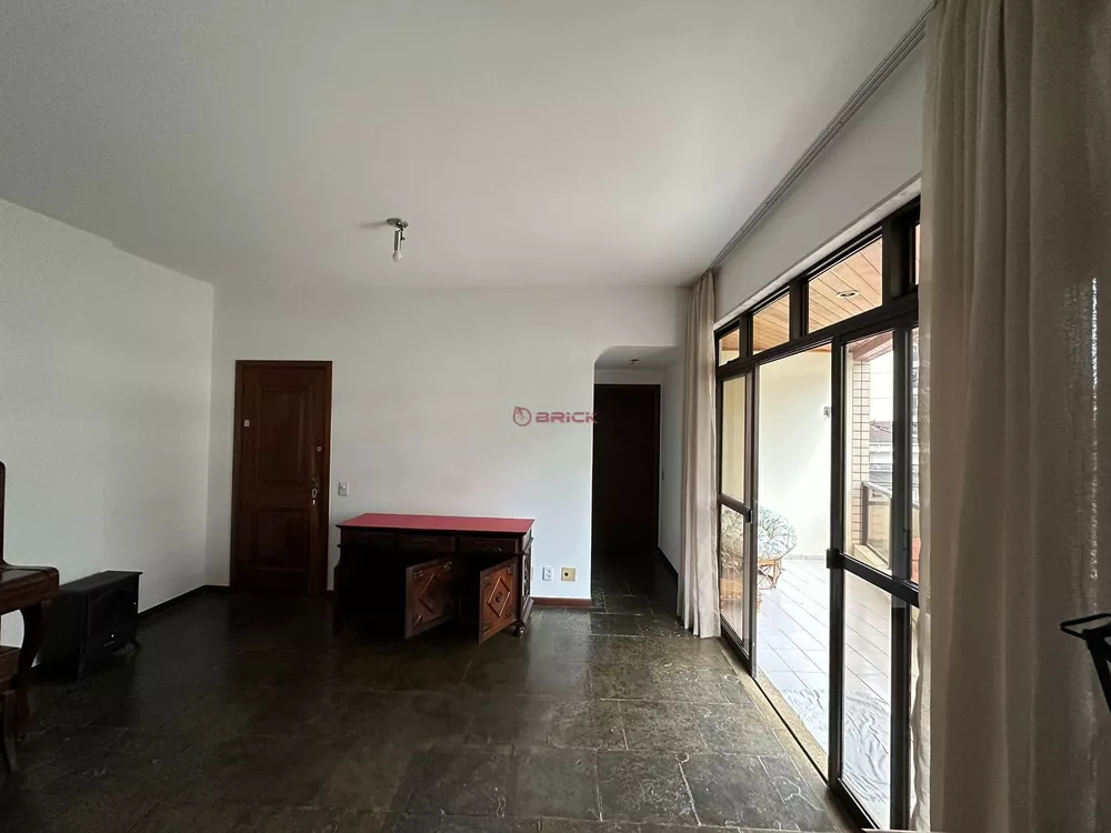 Apartamento para alugar com 2 quartos, 111m² - Foto 3