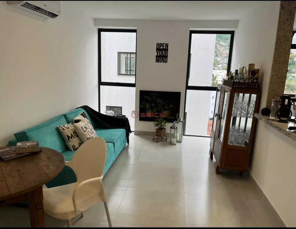 Apartamento à venda com 3 quartos, 77m² - Foto 1