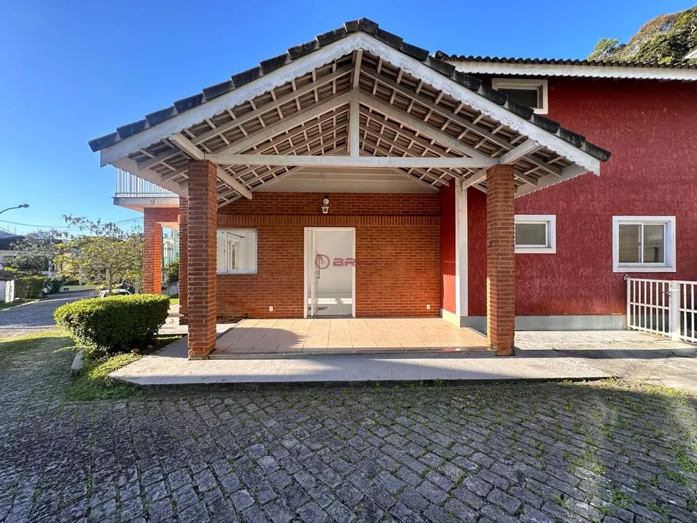 Casa à venda e aluguel com 4 quartos, 232m² - Foto 1