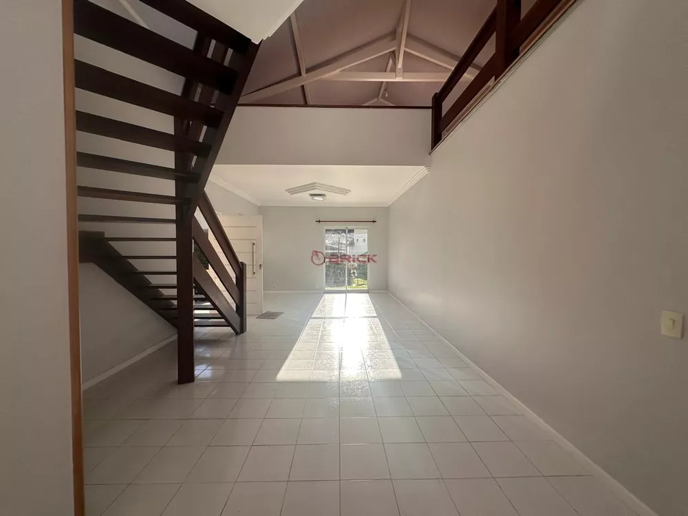 Casa à venda e aluguel com 4 quartos, 232m² - Foto 4