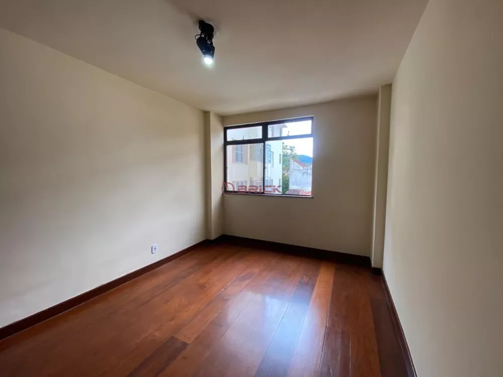 Apartamento à venda com 2 quartos, 90m² - Foto 4