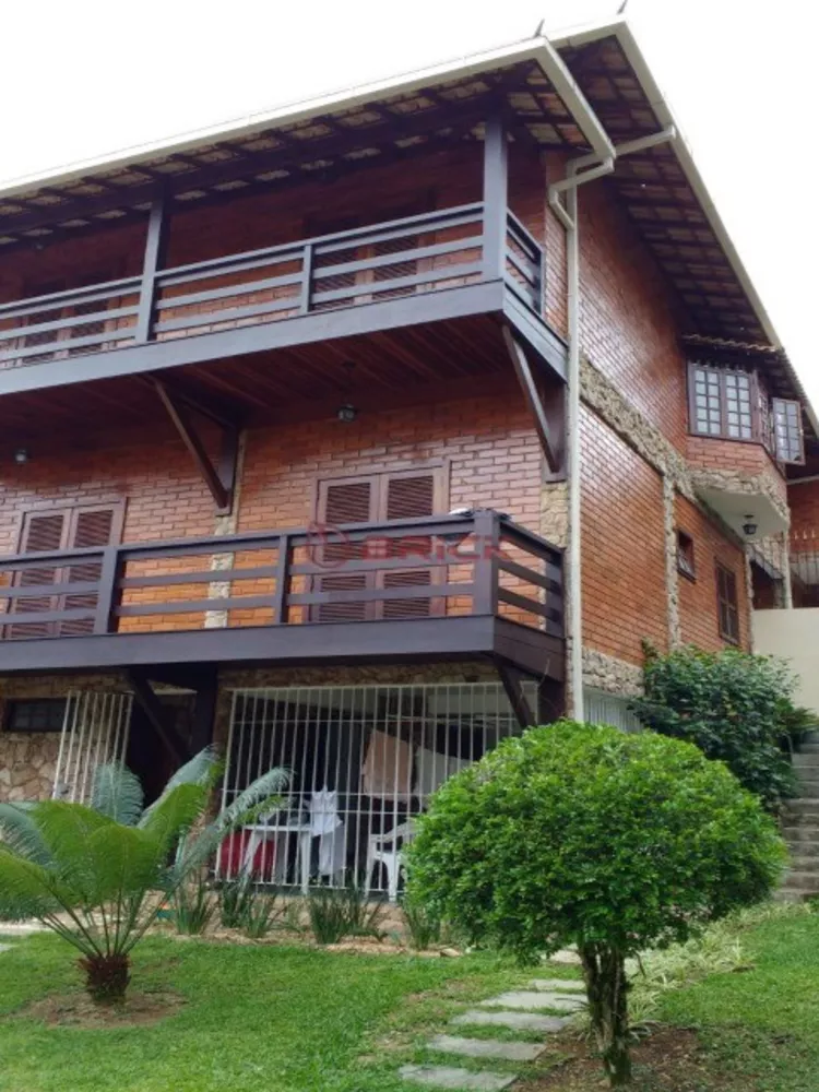 Casa à venda com 5 quartos, 299m² - Foto 2