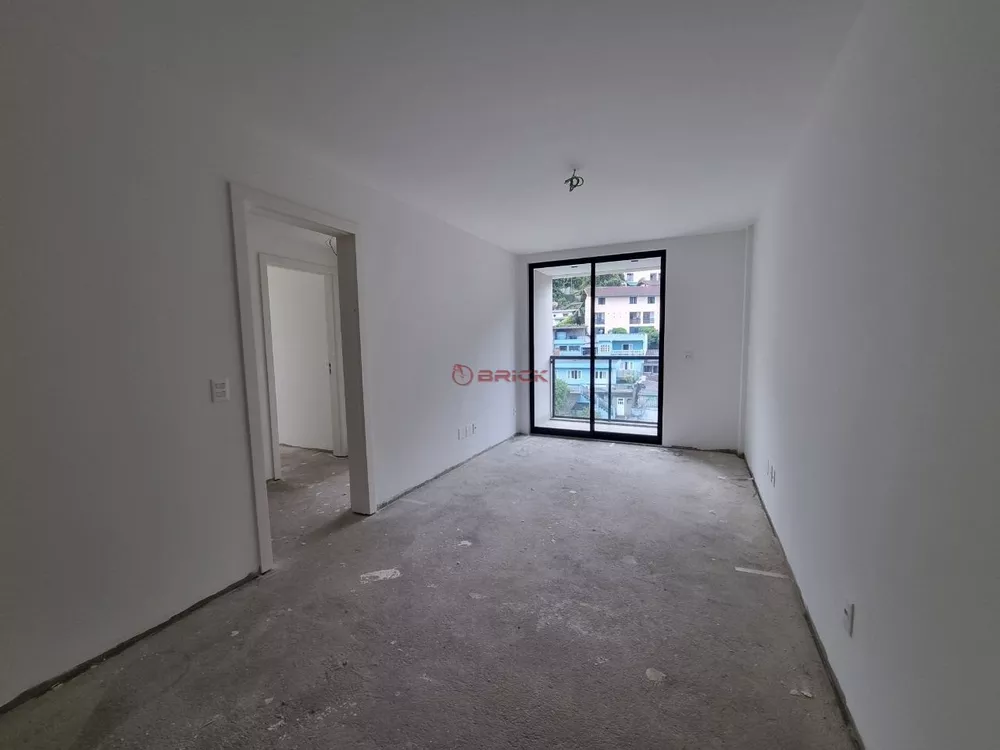 Apartamento à venda com 3 quartos, 89m² - Foto 2