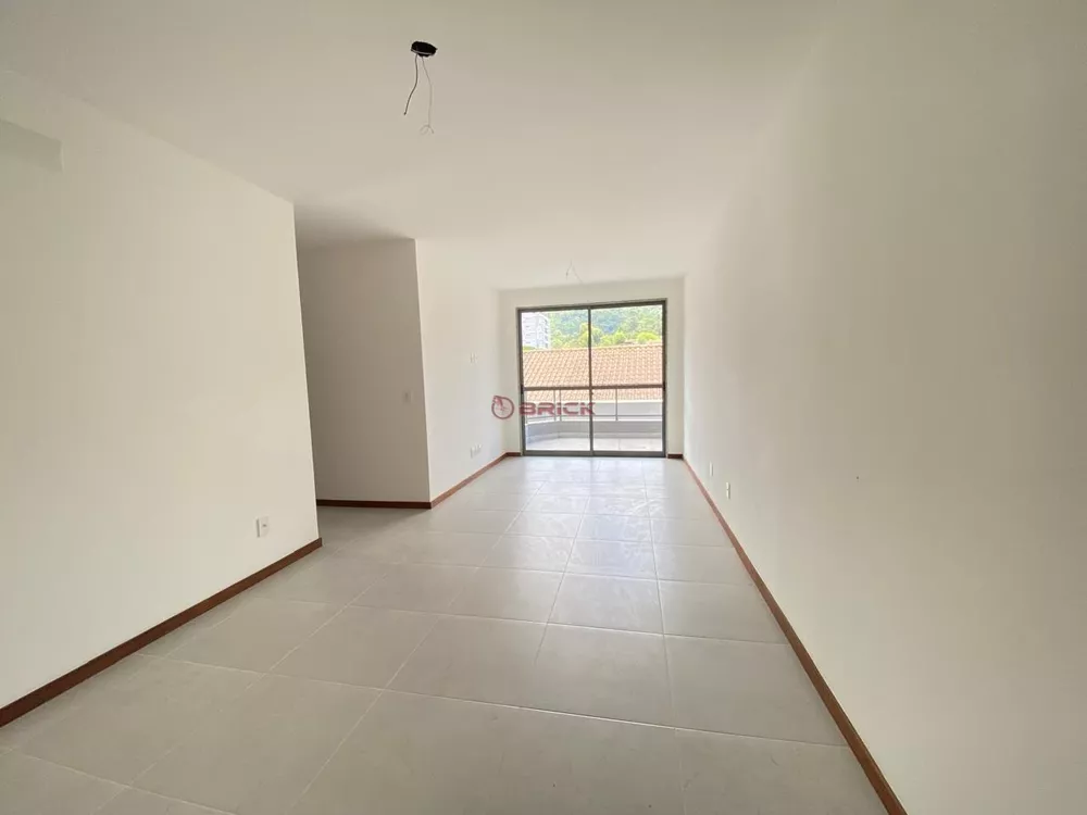 Apartamento à venda com 3 quartos, 100m² - Foto 1