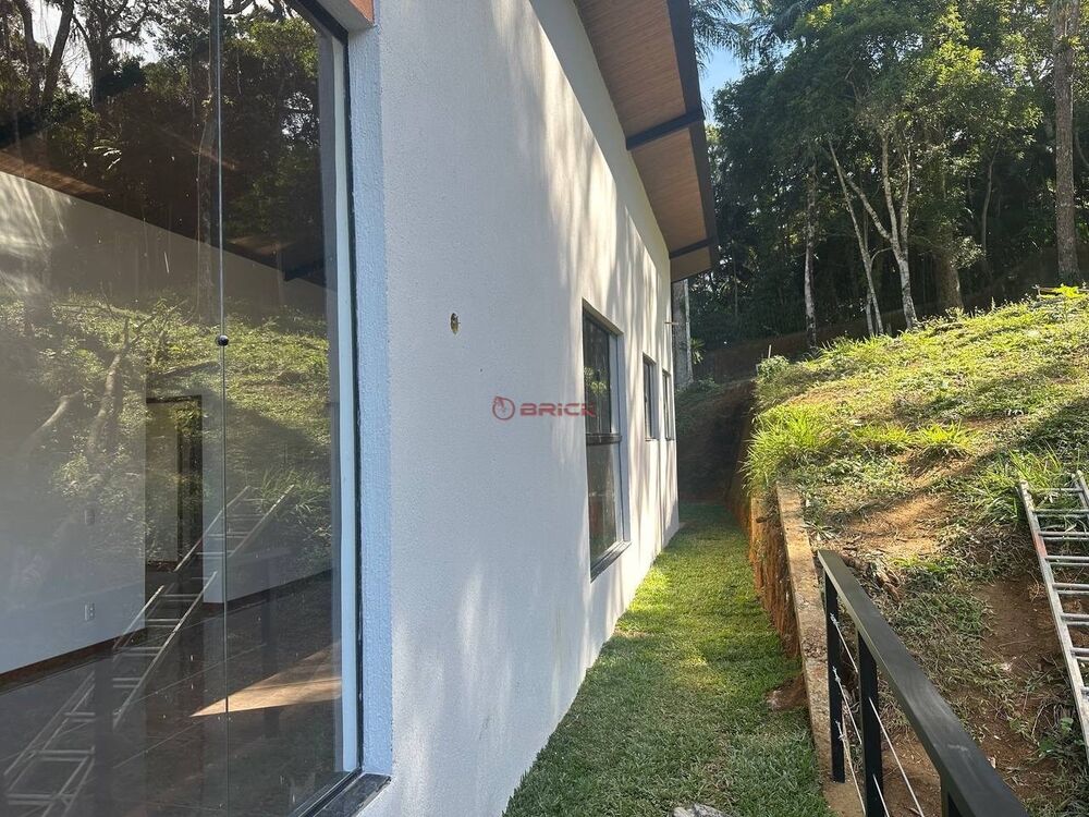 Casa à venda com 3 quartos, 344m² - Foto 4