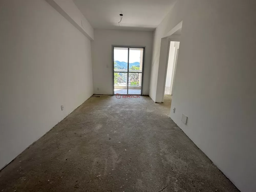 Apartamento à venda com 2 quartos, 60m² - Foto 4