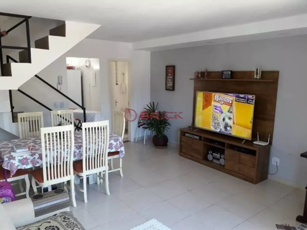 Casa à venda com 3 quartos, 100m² - Foto 2