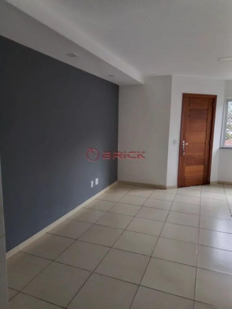 Casa à venda com 3 quartos, 100m² - Foto 3