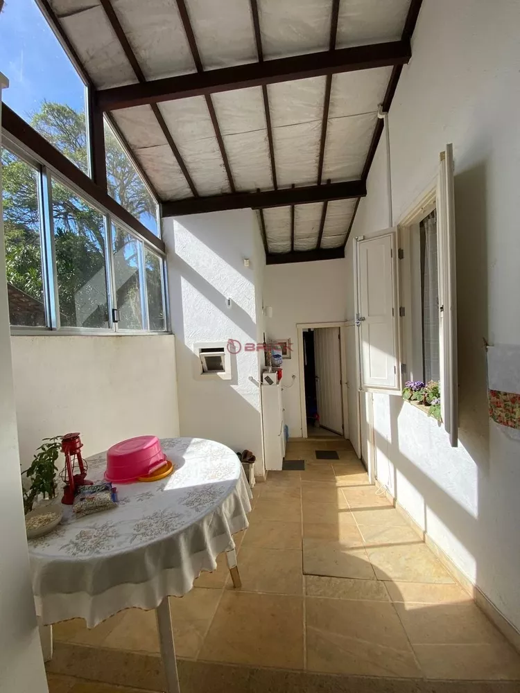 Casa à venda com 4 quartos, 269m² - Foto 8