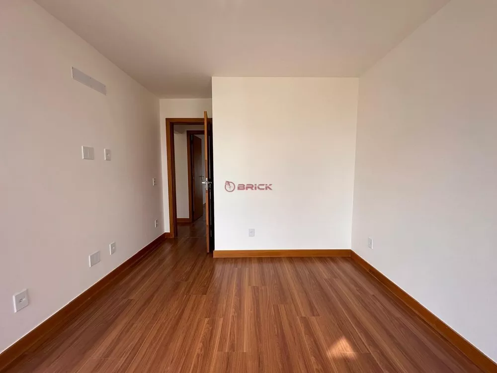 Casa à venda com 4 quartos, 160m² - Foto 2