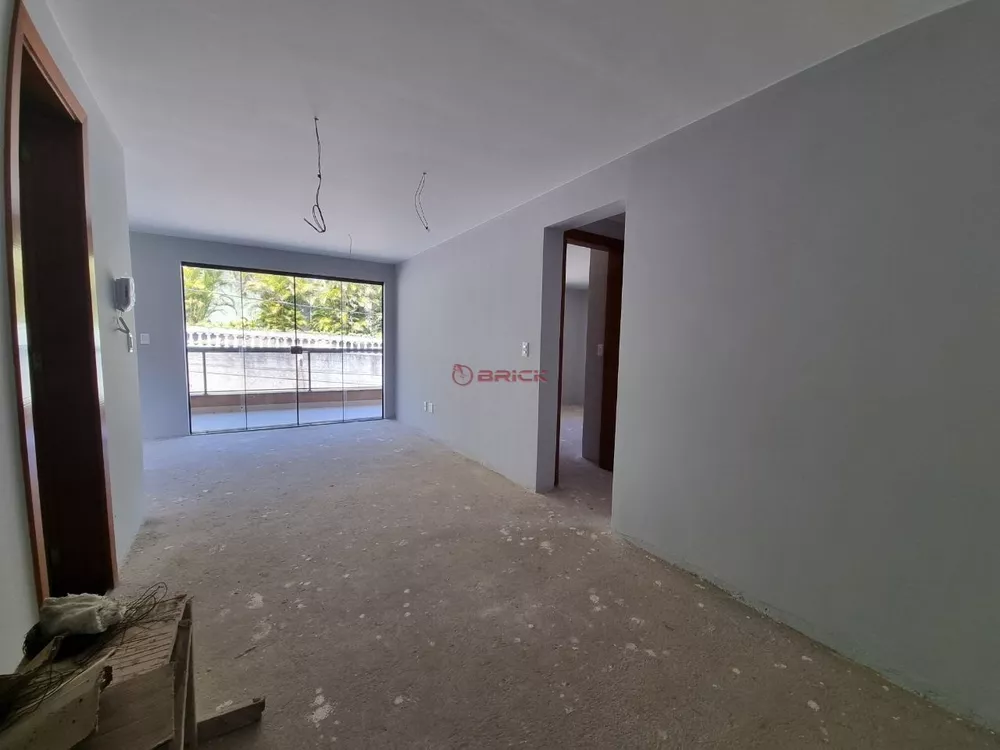 Apartamento à venda com 2 quartos, 79m² - Foto 3