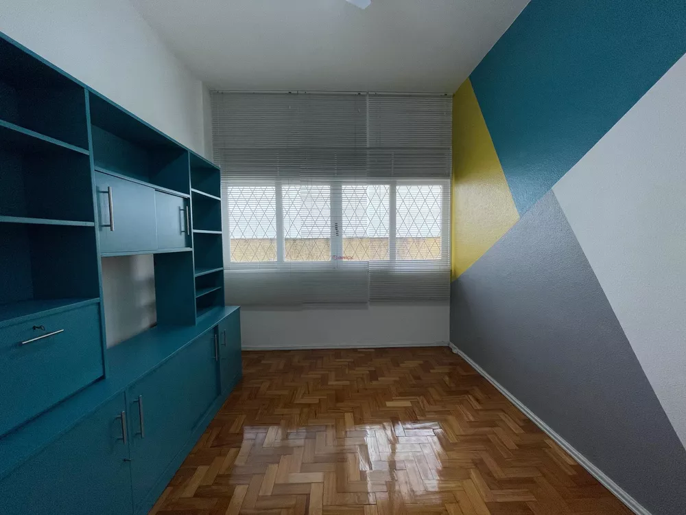 Apartamento à venda com 1 quarto, 32m² - Foto 2