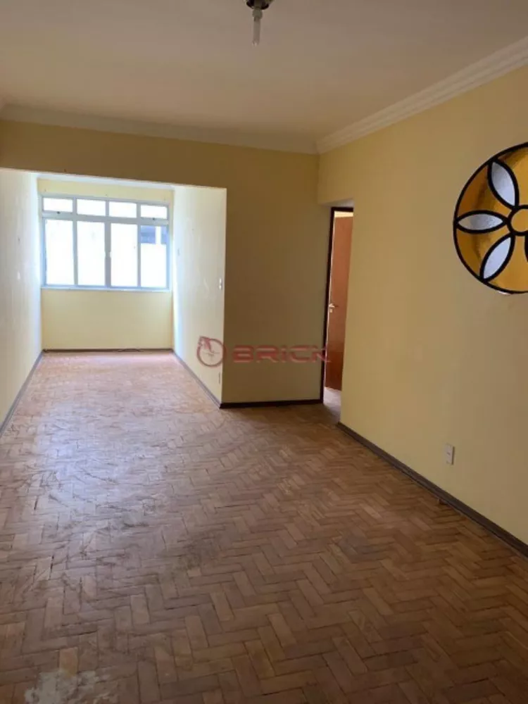 Apartamento à venda com 1 quarto, 42m² - Foto 2