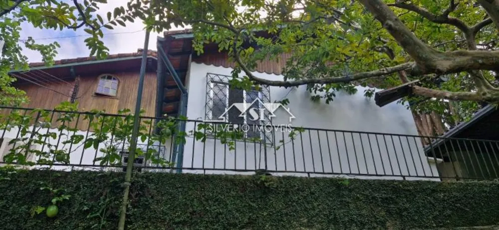 Casa, 4 quartos, 190 m² - Foto 1