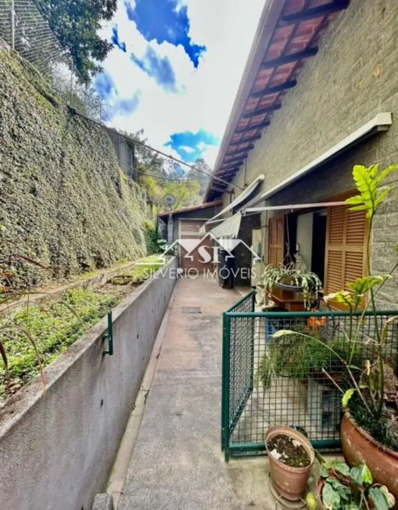 Casa, 4 quartos, 240 m² - Foto 2