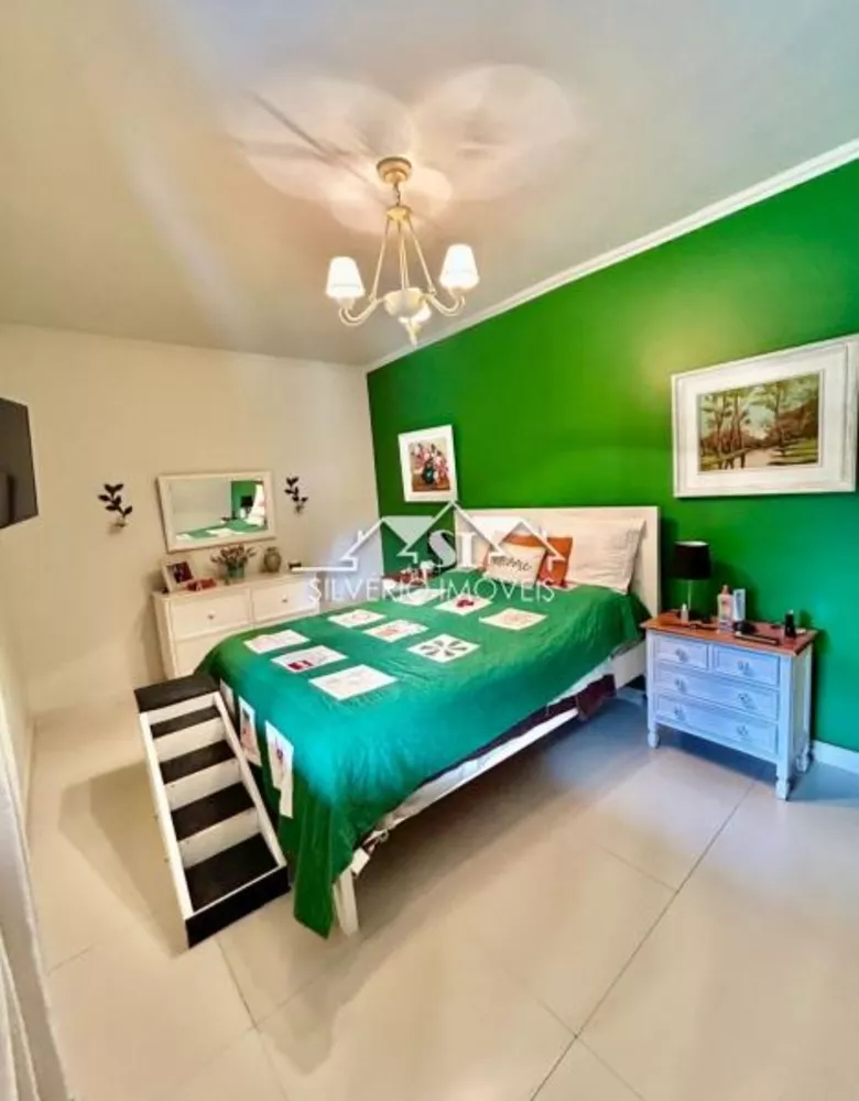 Casa, 4 quartos, 240 m² - Foto 1