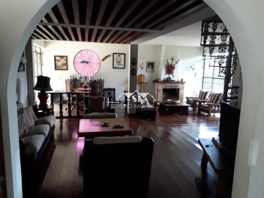 Casa, 4 quartos, 288 m² - Foto 1