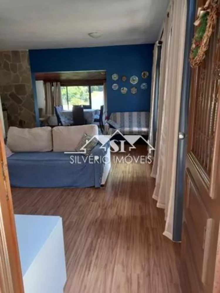 Casa, 4 quartos, 215 m² - Foto 1