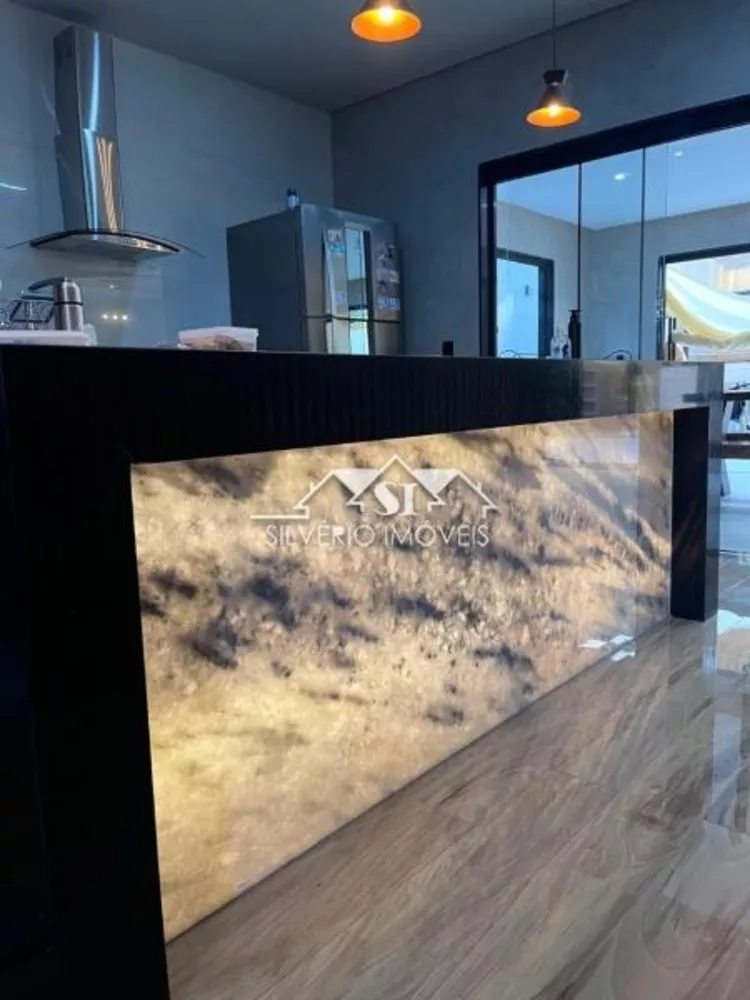 Casa, 3 quartos, 246 m² - Foto 1