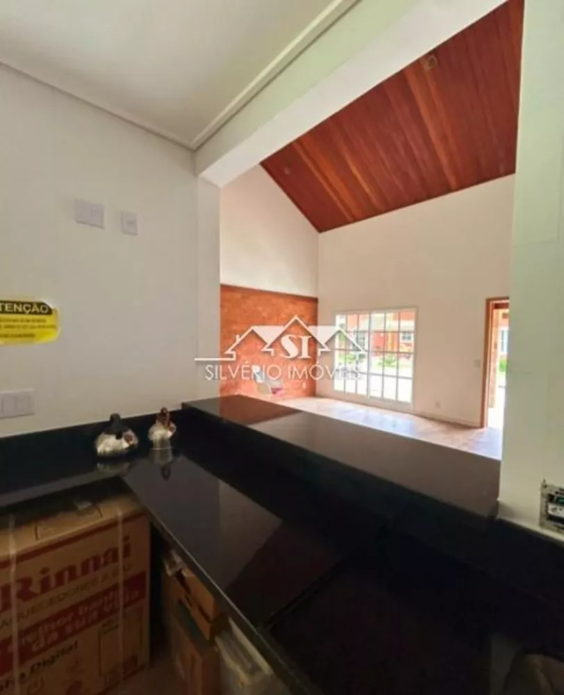 Casa, 4 quartos, 225 m² - Foto 13