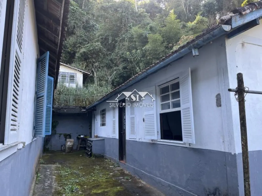 Casa, 6 quartos, 200 m² - Foto 1
