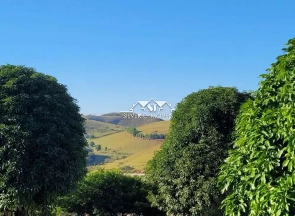 Chácara, 3 quartos, 1654 m² - Foto 1