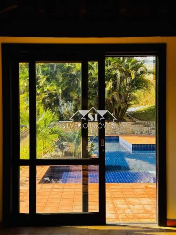 Casa, 8 quartos, 1060 m² - Foto 1