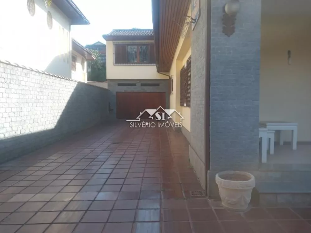 Casa, 4 quartos, 240 m² - Foto 13