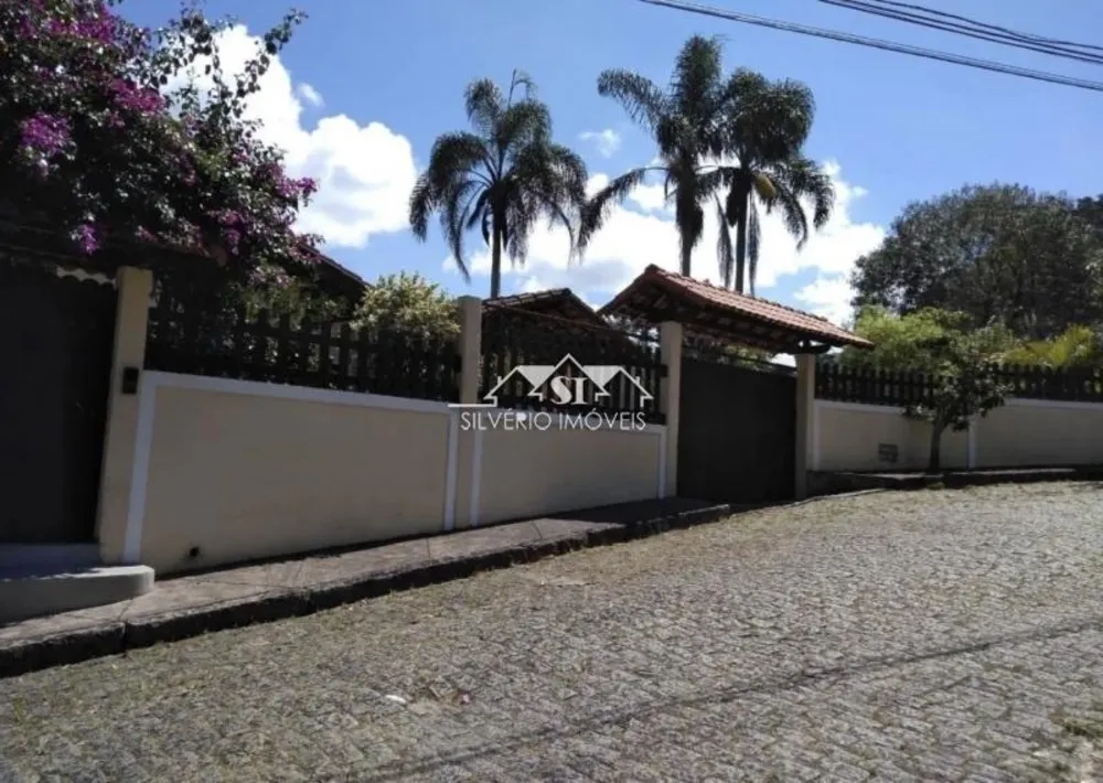 Casa, 4 quartos, 215 m² - Foto 1