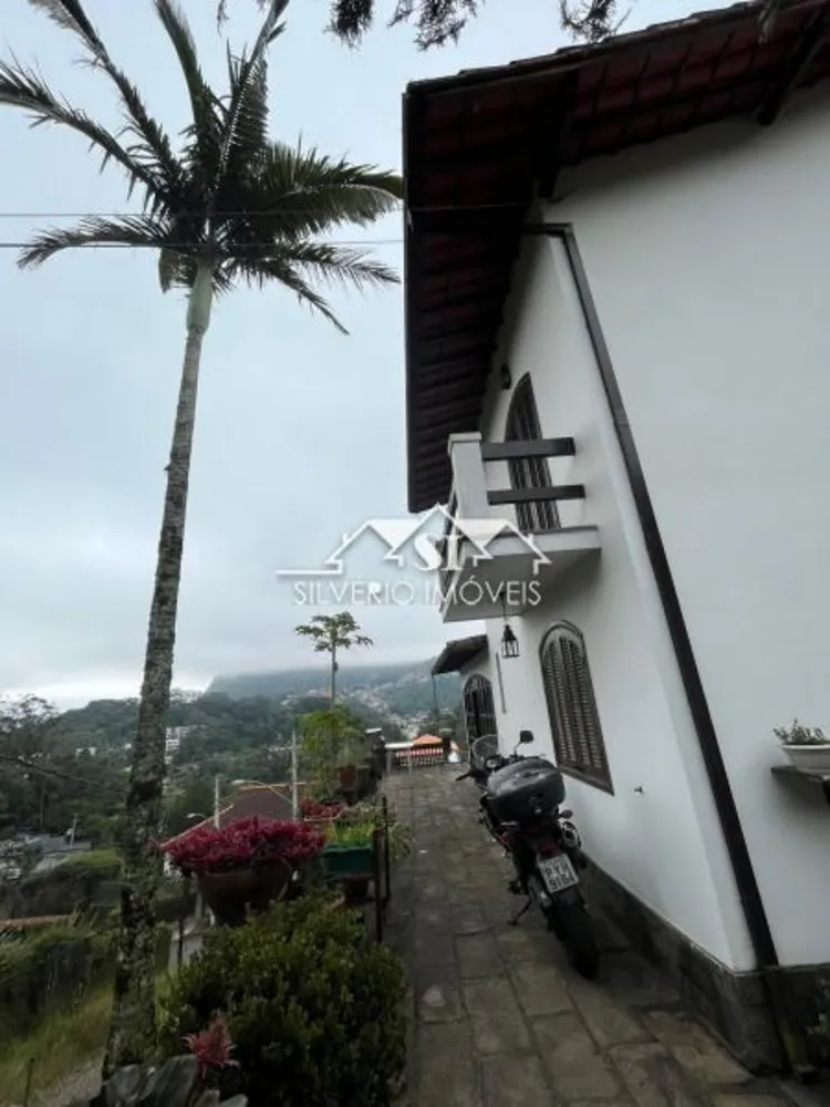 Casa, 3 quartos, 235 m² - Foto 1