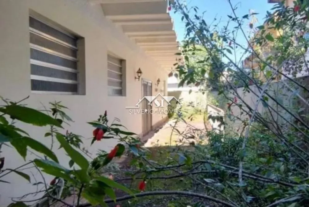 Casa, 5 quartos, 253 m² - Foto 2