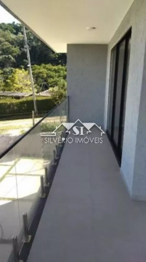 Casa, 3 quartos, 256 m² - Foto 1