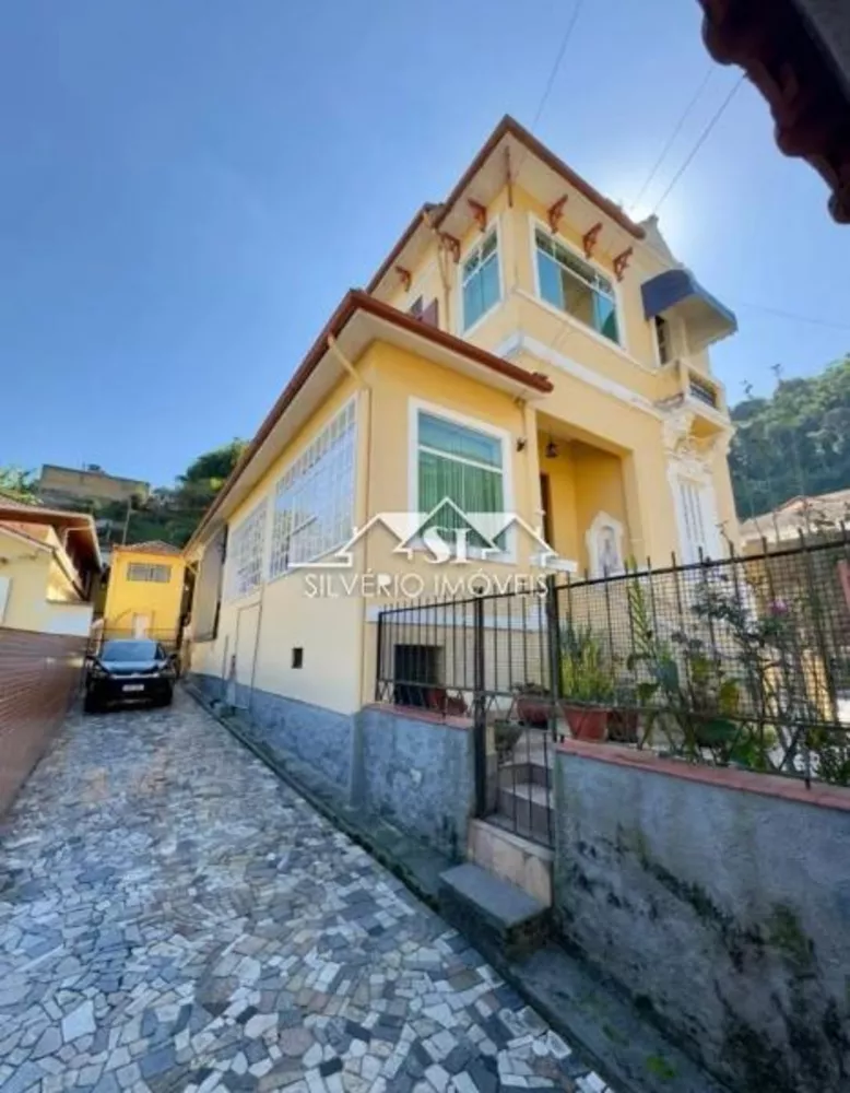 Casa, 4 quartos, 180 m² - Foto 1