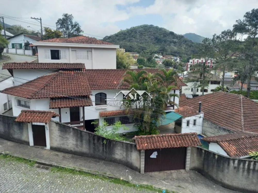 Casa, 4 quartos, 262 m² - Foto 1