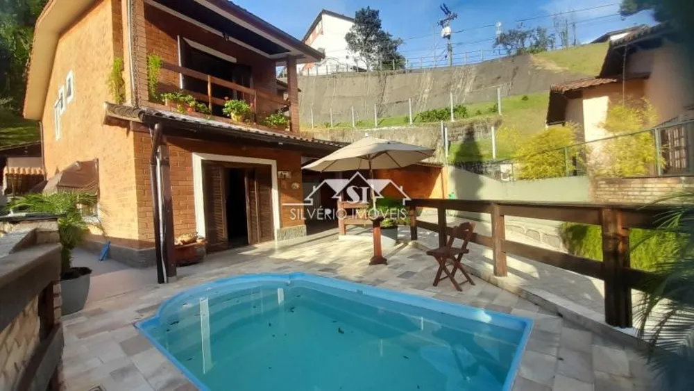 Casa, 3 quartos, 300 m² - Foto 1