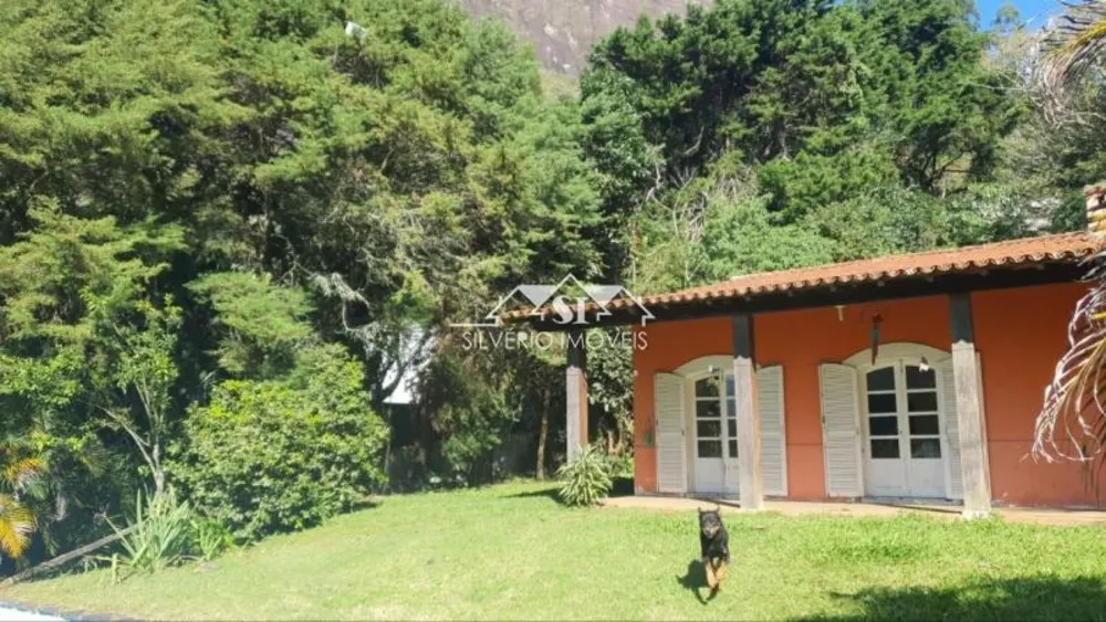 Casa, 4 quartos, 240 m² - Foto 1