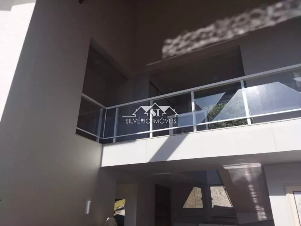 Casa, 5 quartos, 315 m² - Foto 1