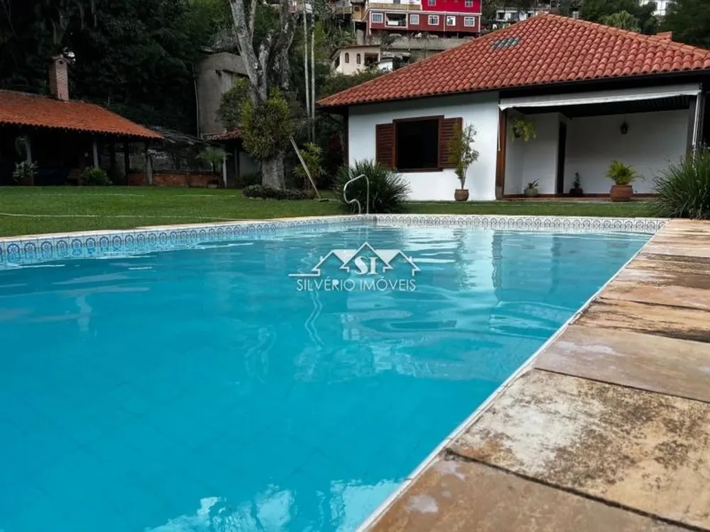 Casa, 3 quartos, 302 m² - Foto 1